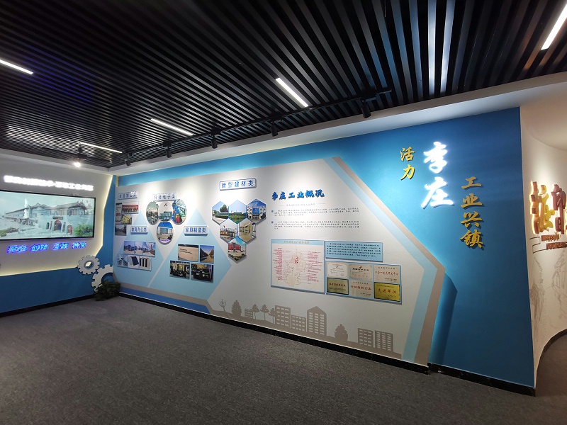 標識牌廠家分享：企業(yè)公司文化墻安裝工程，設計與制作方案同步-千帆標識，行業(yè)經驗15年，為400+企業(yè)或市政單位提供標識系統(tǒng)解決方案。